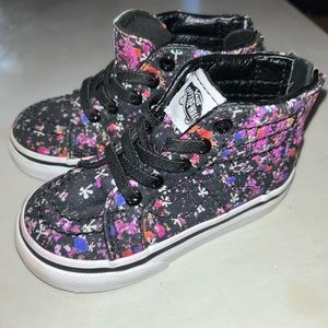Toddler size 5 Vans off the wall